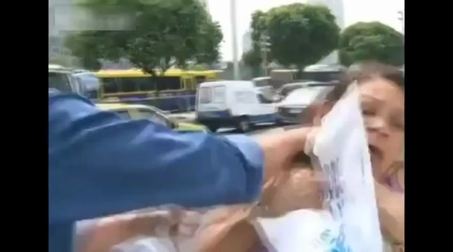 Woman Robbed During Interview in Brazil _ Mugger Robs Woman DURING Live Interview _ VIDEO