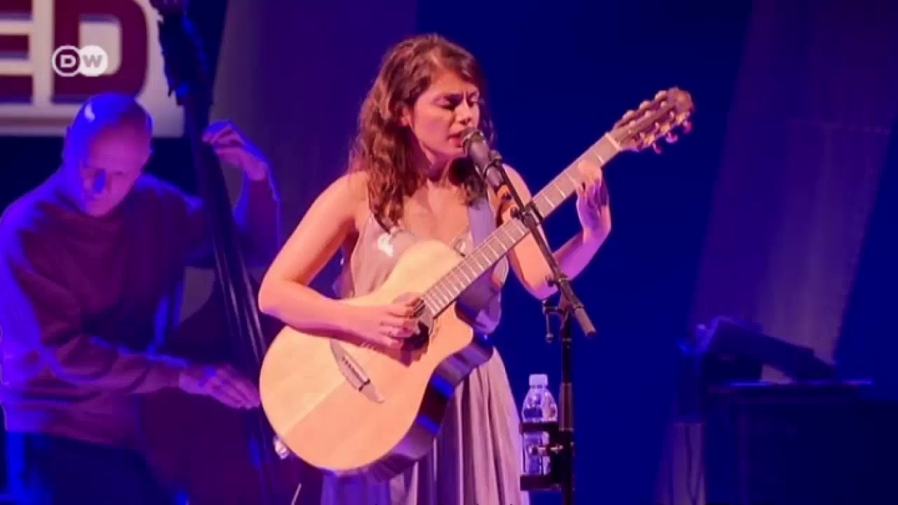 Katie Melua beim Zermatt Unplugged | Euromaxx