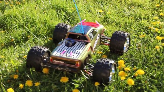 Traxxas Revo 2.5R with custom colors