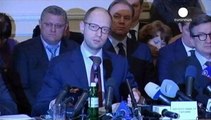 Ucraina: Yatseniuk offre all'est decentramento e uso lingua russa
