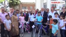 Gaziantep'te Öksüz ve Yetim Çocuklara Karne Hediyesi Bisiklet