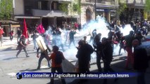 Le déplacement de Hollande à Rodez perturbé par des manifestants