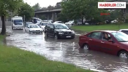 Ankara'da Sağnak Yağış ve Dolu Etkili Oldu