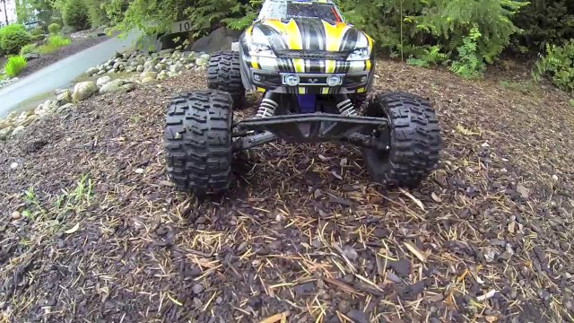 Voiture RC avec une GoPro qui filme à 360º