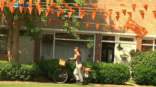 Gemeente steekt stokje voor oranje versiering - RTV Noord