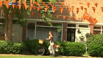 Gemeente steekt stokje voor oranje versiering - RTV Noord