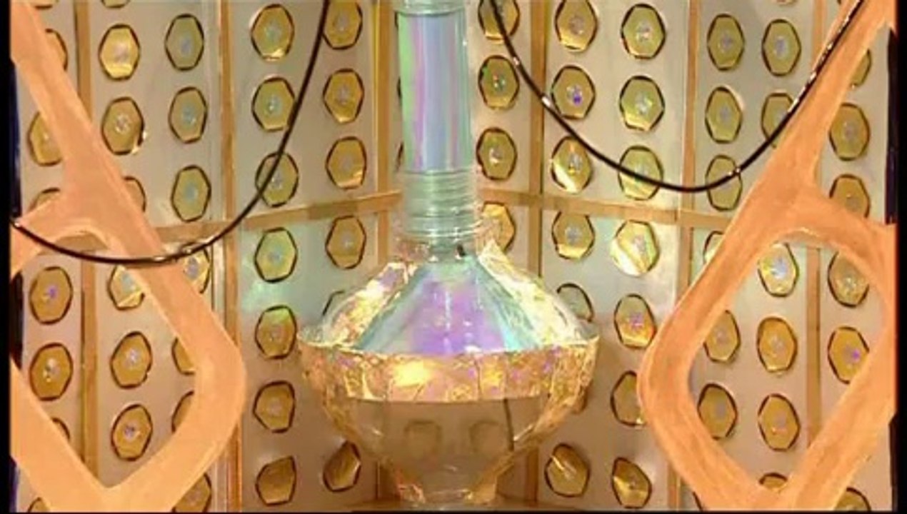Make a Tardis (Blue Peter 2006)