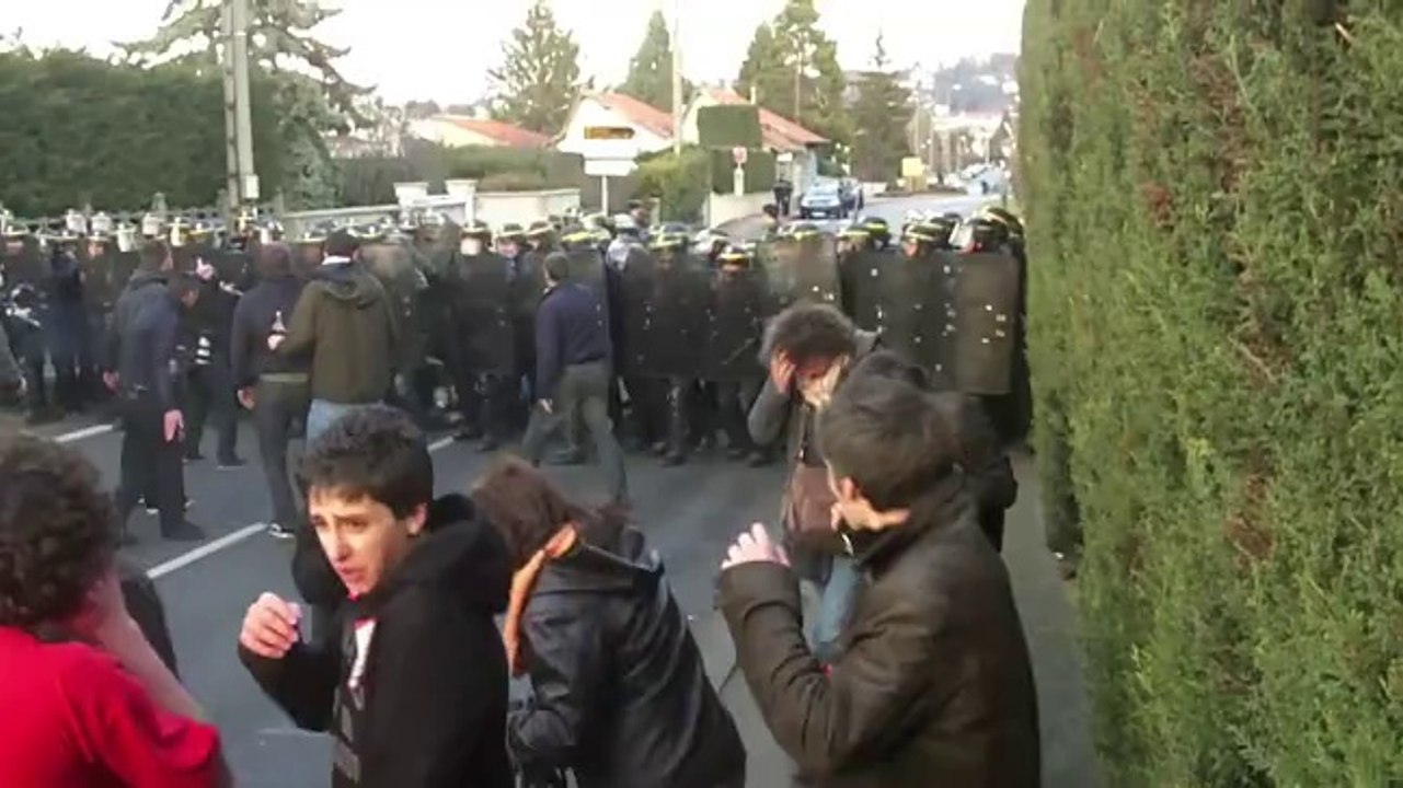 Manifestation contre la venue de Nicolas Sarkozy à St Just-St Rambert