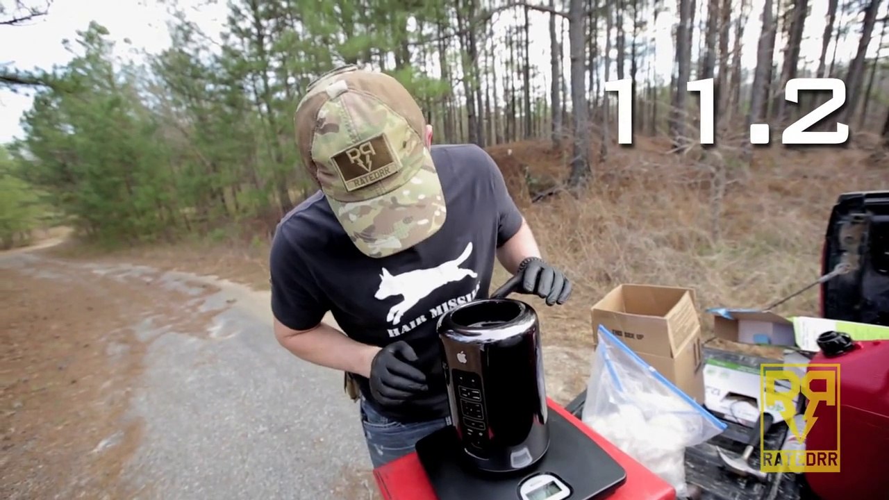 Faire exploser un ordi MacPro au C4! Dingue...