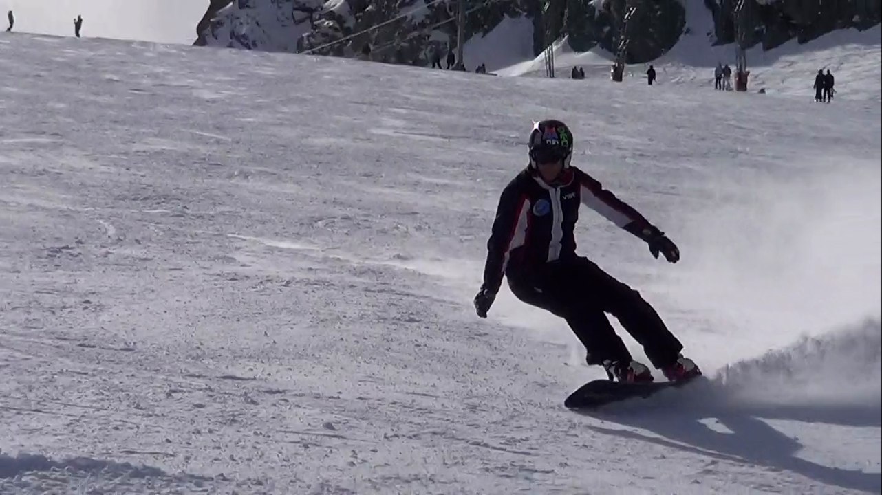 ATA BAYRAKTAR 18 - O2 SNOWBOARD RACE TEAM