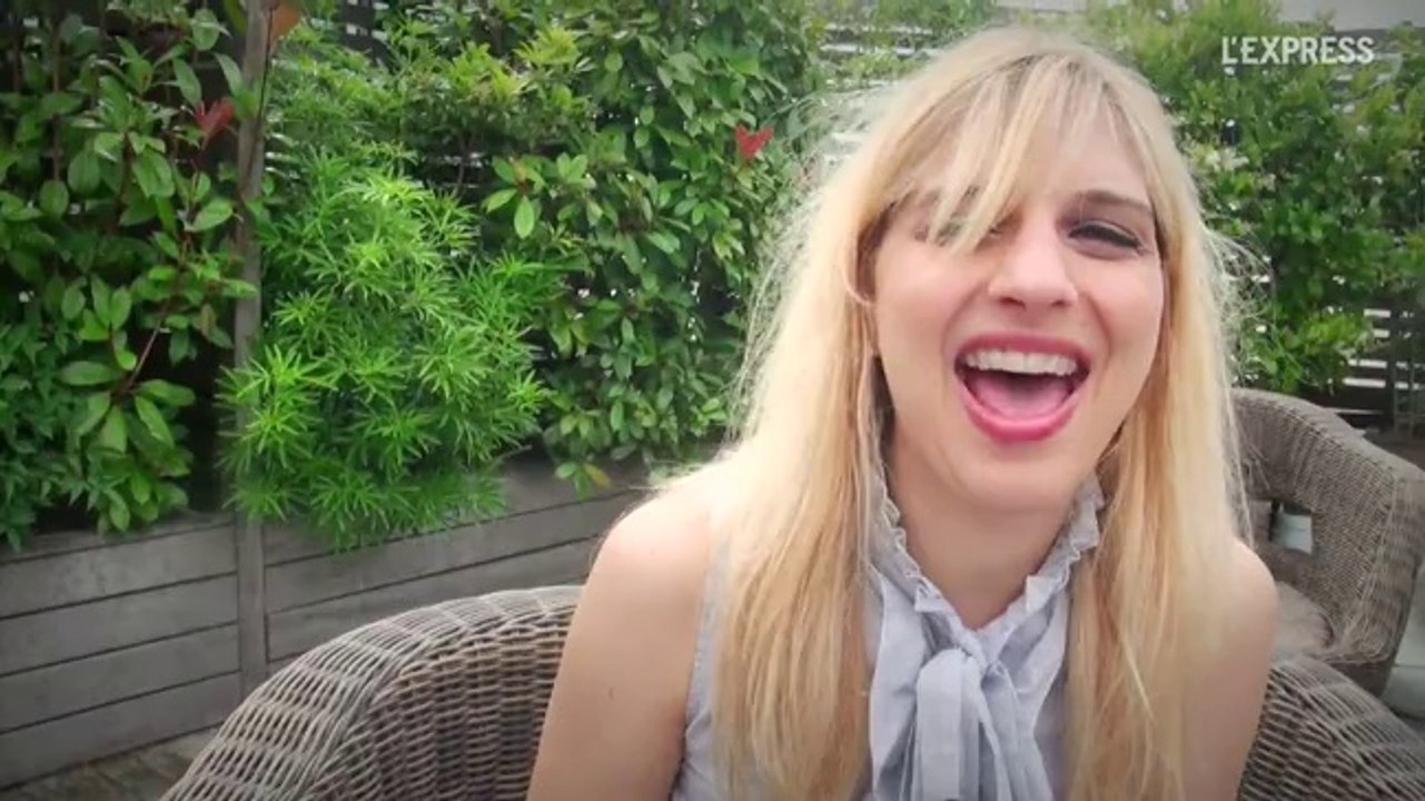 Amandine Bourgeois en toys session avec "Coeur de Pierre"