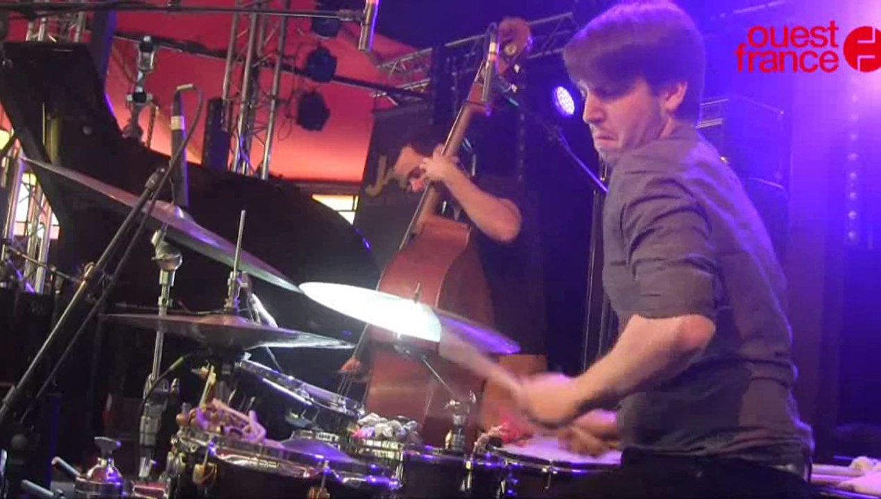 Jazz sous les pommiers : le Thomas Enhco trio laisse pantois