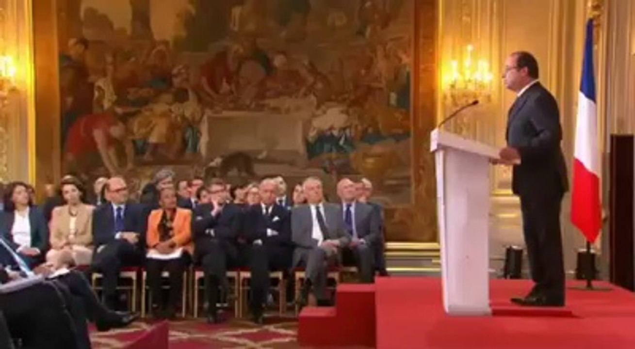 François Hollande "nos écoles doivent être protégées des violences"