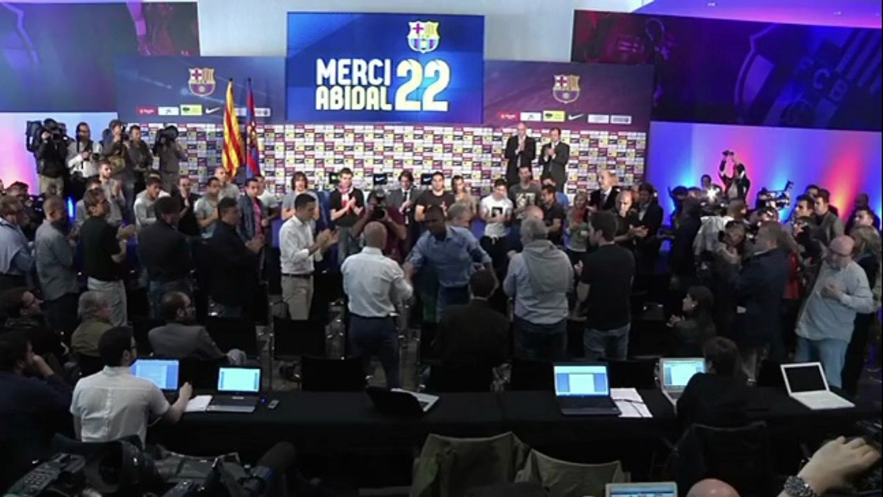 Foot: Eric Abidal quitte le Barca en larmes