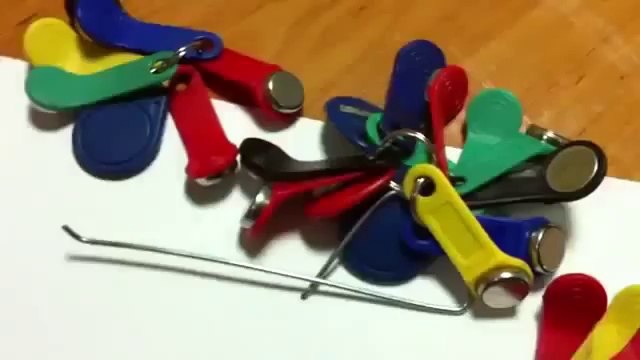 Донецк. Оружие и другие предметы изъятые у Нацгвардии 10-05-14