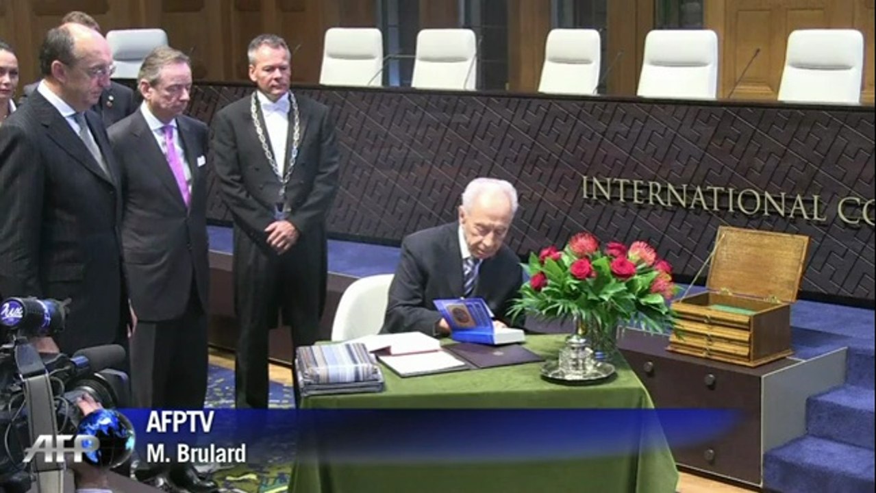 Shimon Peres: "la sincérité de l'Iran sur la question nucléaire ne pourrait être jugée que sur des actes"