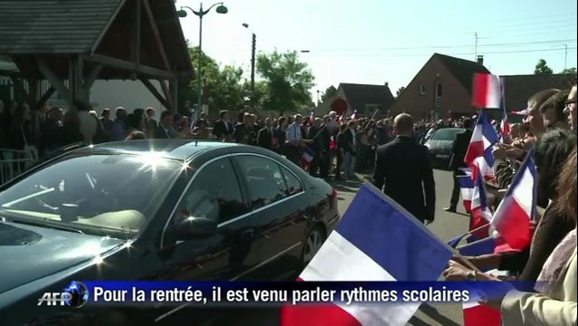 Réforme des rythmes scolaires: François Hollande et Vincent Peillon visitent une école dans le Nord