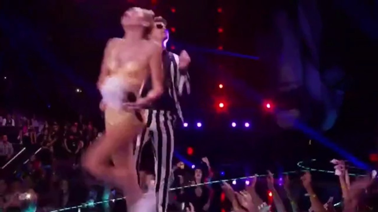 MTV Video Music Awards: Miley Cyrus et Robin Th...