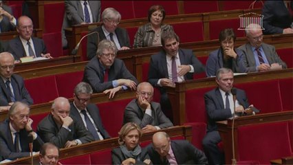 Eleve expulsée: Ayrault promet une annulation de la décision s'il y a eu faute