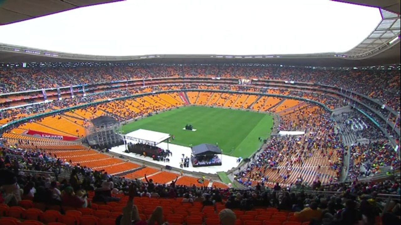 Mandela reçoit un hommage planétaire