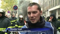 Plus de 400 pompiers professionnels manifestent à Lille