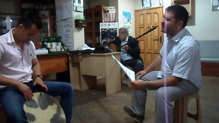 Bir kızıl goncaya benzer dudağın