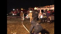 Russie: Pompiers et techniciens à l'oeuvre sur le site du crash d'avion