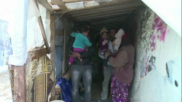 Des réfugiés syriens confrontés à la pluie et à la neige