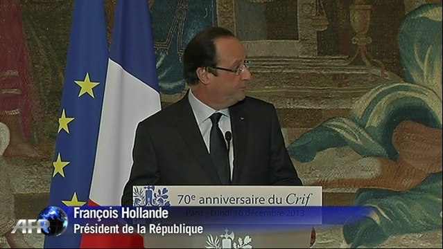 Hollande: Valls revenu d'Algérie sain et sauf