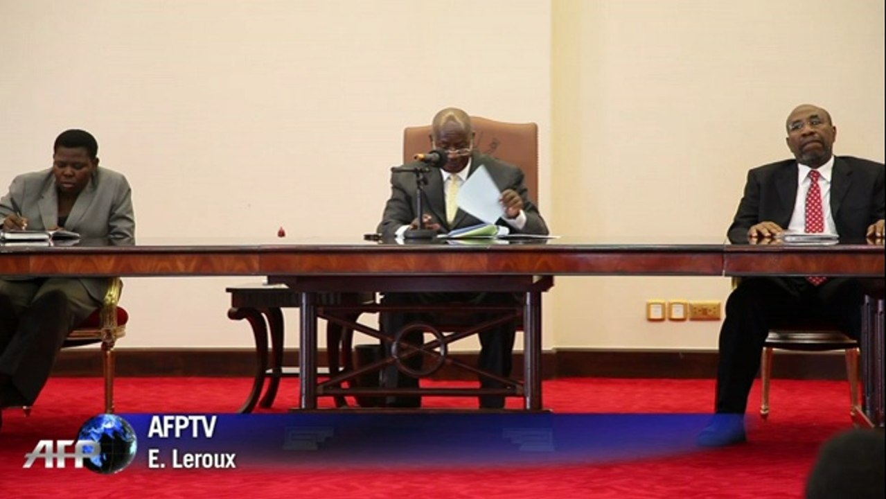 Ouganda: le président promulgue une loi contre l'homosexualité