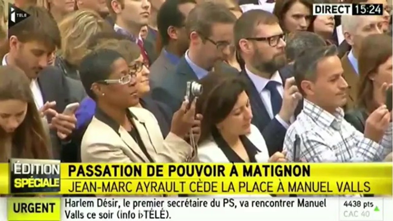 Remaniement: discours de passation de pouvoir de Jean-Marc Ayrault