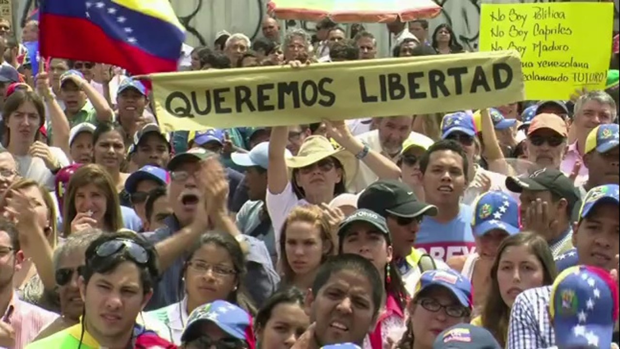 Venezuela: la députée d'opposition radicale destituée s'exprime devant ses partisans