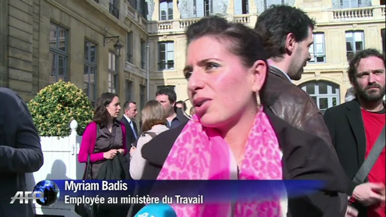 La passation des pouvoirs au ministère du travail entre Michel Sapin et François Rebsamen