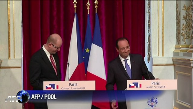 Ukraine: Hollande parle d'élever le niveau de sanctions contre Moscou