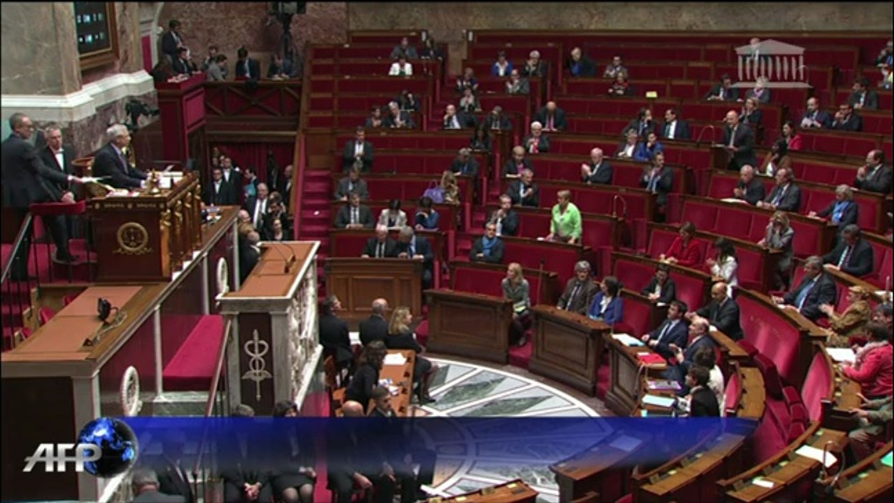 Le plan d'économies passe, malgré les abstentions socialistes