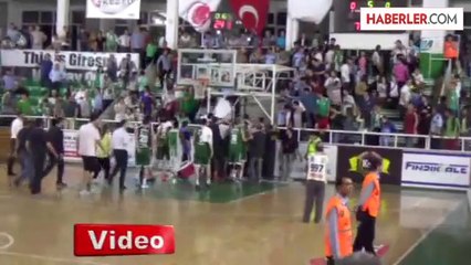 İbrahim Kutluay Telefonunu Tekmeledi