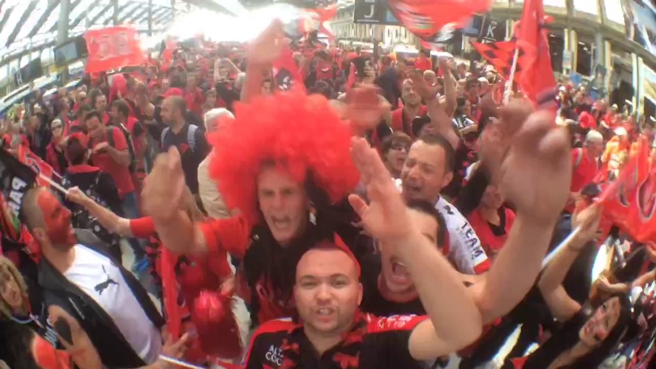 Les Toulonnais lancent le pilou pilou à la Gare de Lyon