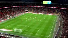England v Peru: victory by 3 goals and a paper plane