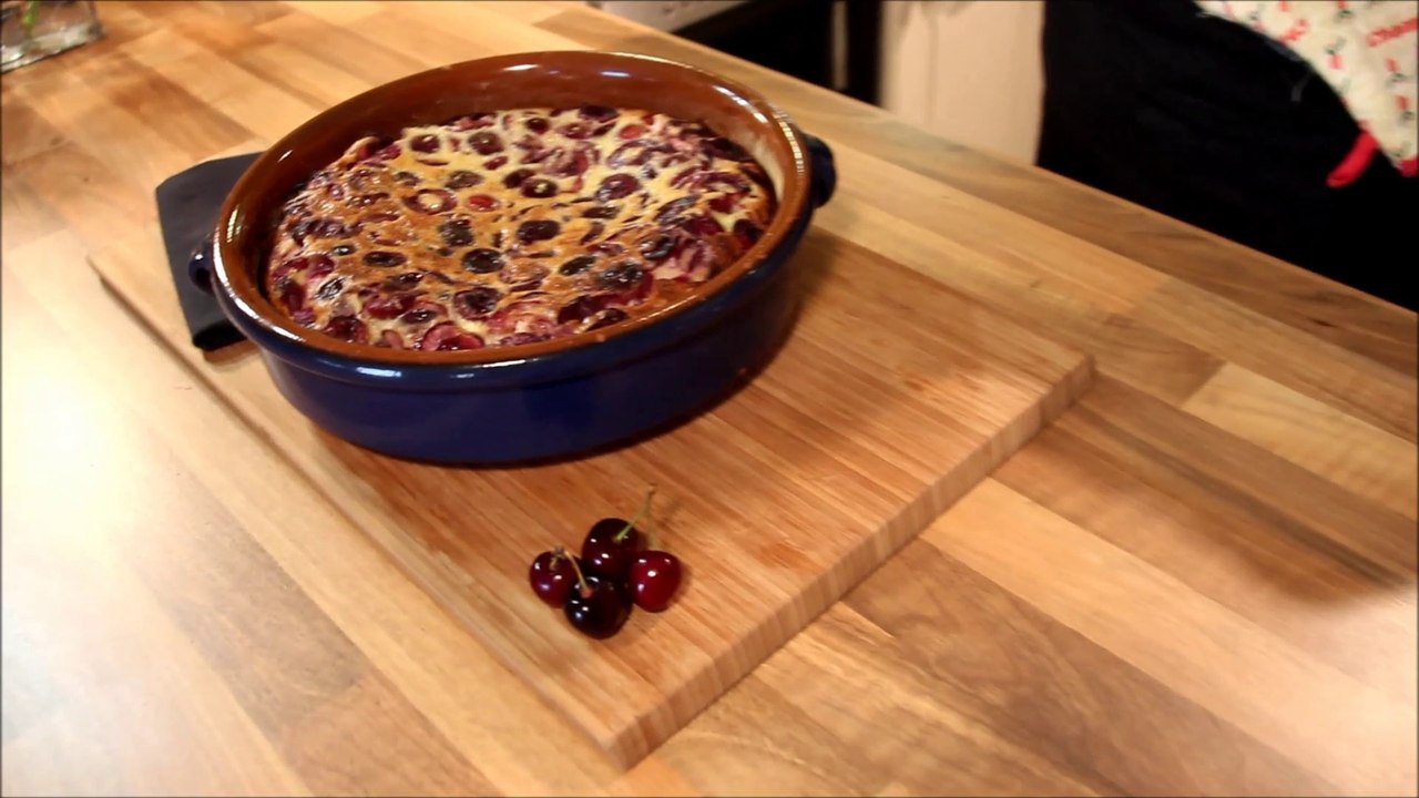 Clafoutis aux cerises et lait d'amande - Cricri les petites douceurs