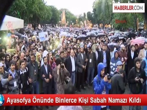 Polis Barikatını Aşarak Ayasofya'ya Girmeye Çalıştı