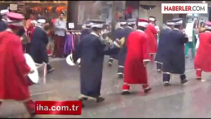 Sağanak Yağışa Aldırmayan Mehter Takımı