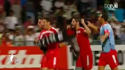 المعلق "علي ابو كباش" ينشد  موطني موطني    بعد نهاية المباراة  بين فلسطين والفلبين