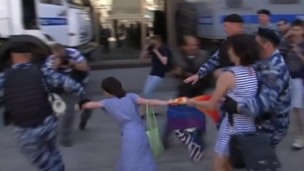 Moscow police detain gay activists during unsanctioned protest