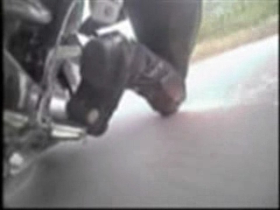 Voitures et Motos surpuissantes, Crash M