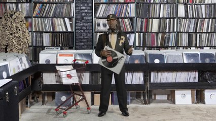 MLB 14 The Show I Andrew McCutchen Visits a Record Store