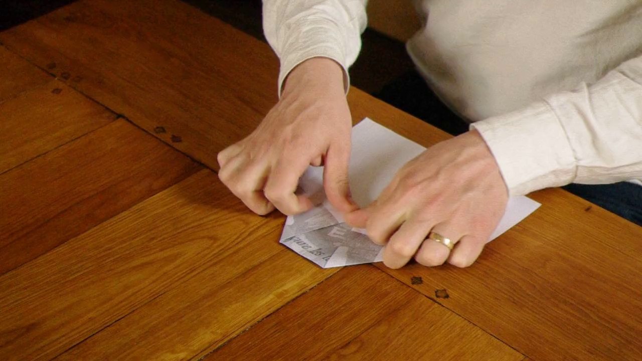 Faire un avion en papier