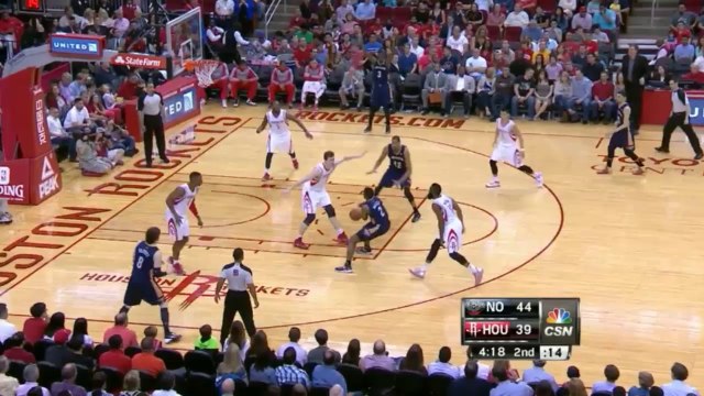 Alexis Ajinça (17 points, 7 rebonds 3 contres)