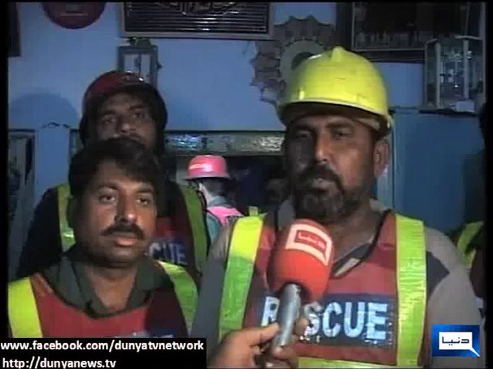 Dunya News-Man buried under 40 feet deep pit dug to please spiritual leader