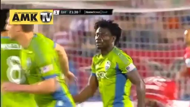 Clint Dempsey'den mükemmel frikik golü