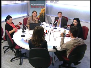 Crónica Rosa: El primer 'selfie' de Letizia Ortiz - 03/04/14